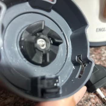 Satın Aldığım Shake Away Makinesinden Boya Akıyor, Sağlık Riski Ve İade Sorunu Yaşıyorum