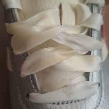 FLO’dan Aldığım Ayakkabı Lekeli Ve Kutusuz Geldi, İndirimde Fazla Ücret Alındı