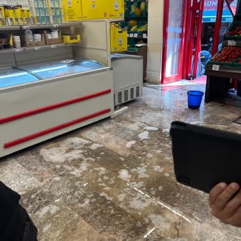 Şok Market'te Kaygan Zeminde Düşme Sonucu Cihazlarım Zarar Gördü, Mağduriyetim Giderilmedi