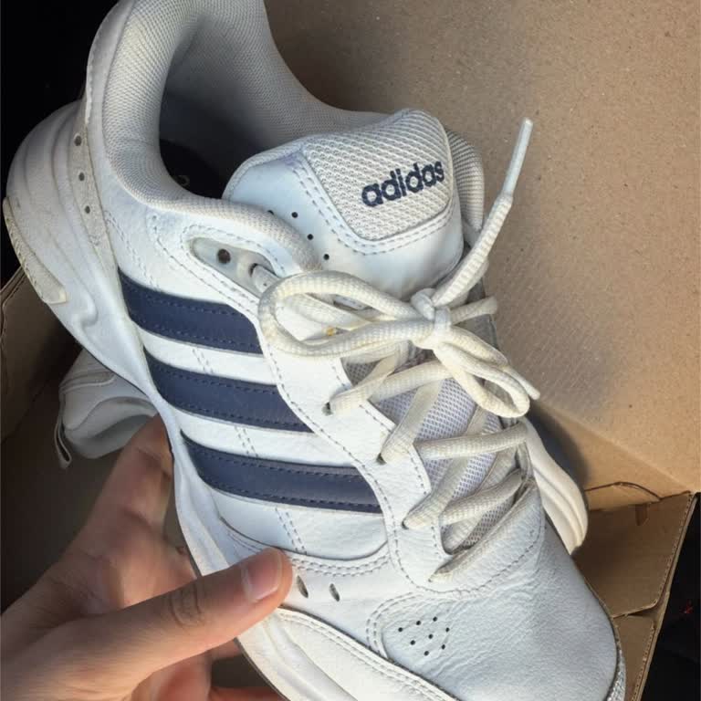 Adidas Mağazasında İlgisizlik Ve Yanlış Bilgilendirme İle Mağduriyet Yaşadım