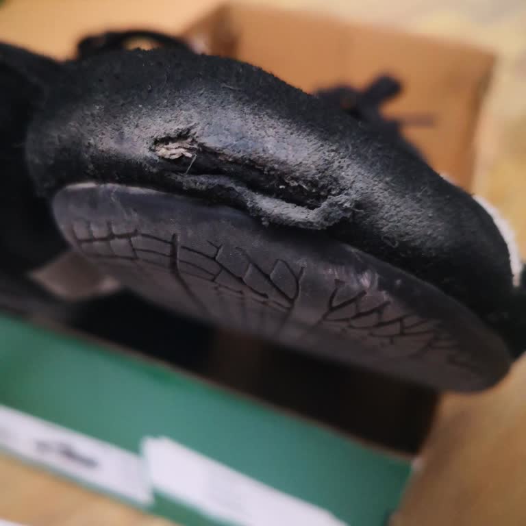 Kısa Sürede Açılan Ayakkabı Ve Olumsuz İnceleme Sonucu Güvenimi Sarsıyor