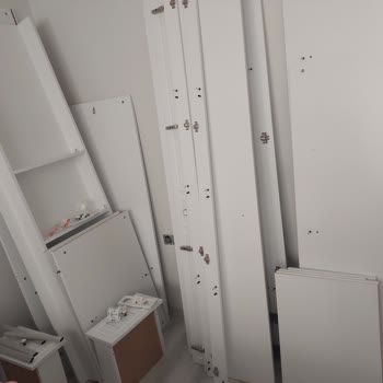 Vivense Kırık Gardırop Parçası Üç Haftadır Değiştirilmiyor Mağduriyetim Sürüyor