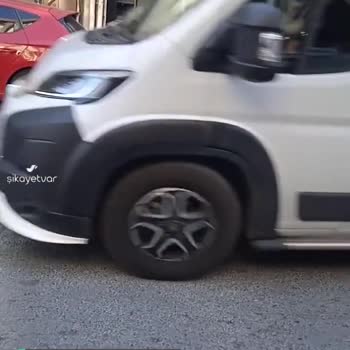 Esenyurt Belediyesi Yoldaki Çukurlar