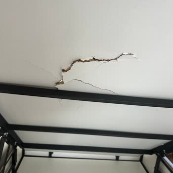 Kırık Teslim Edilen Baza İçin Müşteri Hizmetlerine Ulaşamıyorum