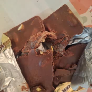 Çikolatadan Çıkan Naylon Parçası Sağlığımı Ve Güvenimi Tehdit Etti