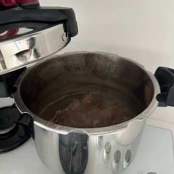 Düdüklü Tencere Kaynarken Su Sıçratıyor, Değişim Talebi