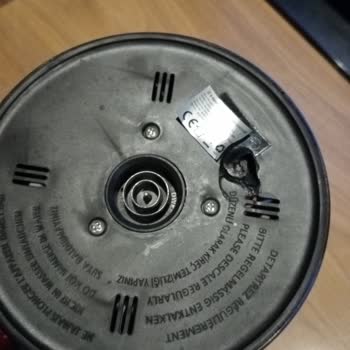 Çay Makinesinde Elektrik Kablosu Yanması ve Plastik Aksam Erimesi Sonucu Ücret İadesi Talebi