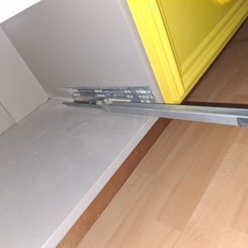 Çekmecemdeki Kırık Parça Yüzünden Ray Takımı Almak Zorunda Kalmak İstemiyorum