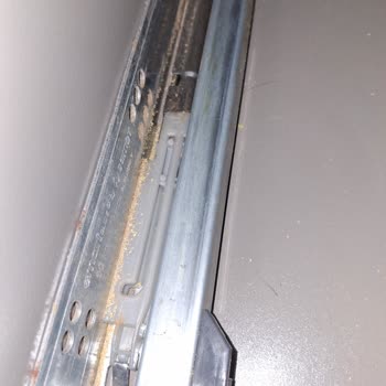 Çekmecemdeki Kırık Parça Yüzünden Ray Takımı Almak Zorunda Kalmak İstemiyorum