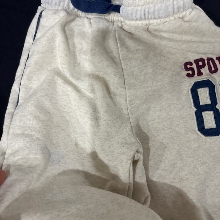 İlk Yıkamada Renk Akması Nedeniyle Çocuk Eşofmanında Mağduriyet