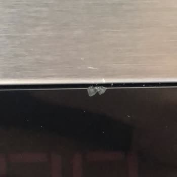 Sıfır Buzdolabı Tesliminde Çizik Ve Hasar Üstüne Servis Mağduriyeti Yaşadım