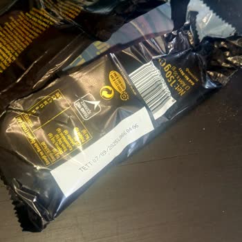 Tarihi Geçmiş Ürün Satışı Ve Sorumsuz Mağaza Çalışanı