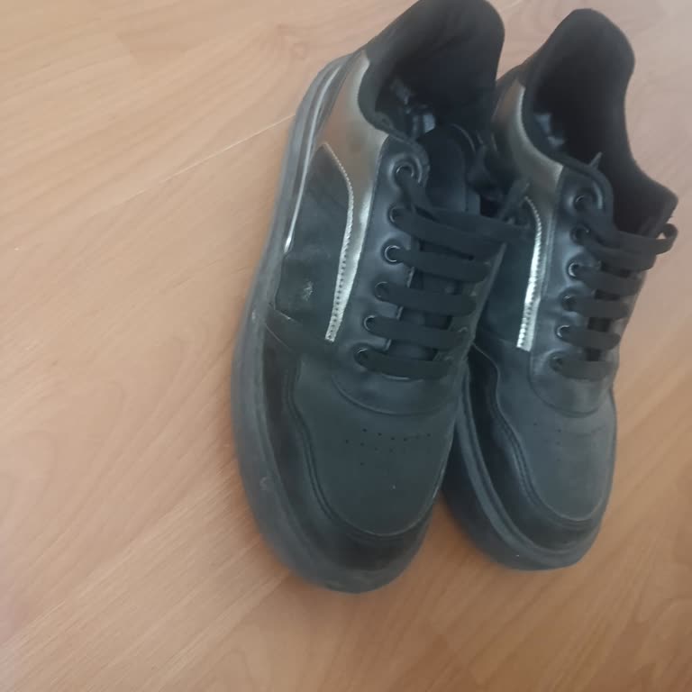 Elle Ayakkabının Konforsuzluğu Hayal Kırıklığı Yarattı