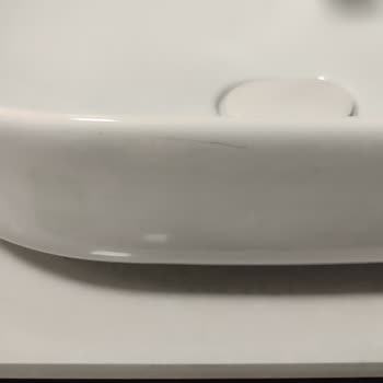 Sürekli Ertelenen Banyo Yenileme: Eksik İşçilik Ve İlgisizlik
