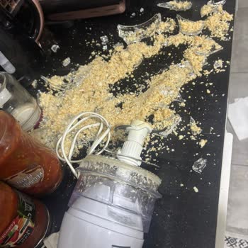 Rondo Patladı Elim Yaralandı İşimden Oldum