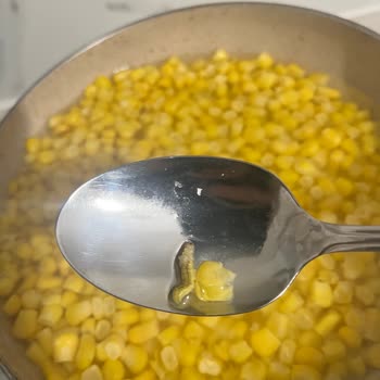 Dondurulmuş Süt Mısırın İçinden Ölü Kurt Çıkması