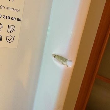 Yeni Alınan Buzdolabında Yırtık: Teslimat Sonrası Hayal Kırıklığı