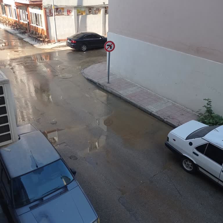 Aynı Sokakta Sürekli Tekrarlayan Su Patlağı Ve Geç Müdahale Mağduriyeti