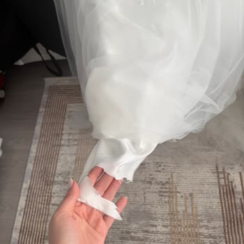 Yırtık Gelinlik Teslim Edildi Ücret İadesi Talep Ediyorum