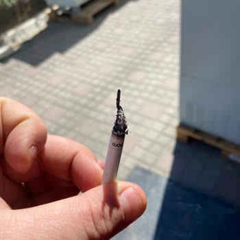 Marlboro Edge Blue Sigara Paketlerinde Sürekli Kalite Sorunu Ve Yabancı Madde Çıkması