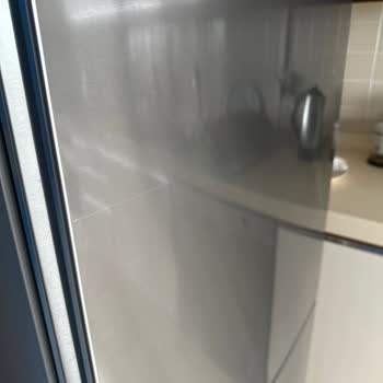 Bosch Buzdolabı Kapağındaki Sorunlara Rağmen Servis Sorumluluk Almadı