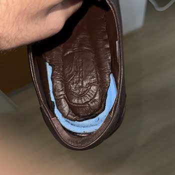 Yeni Alınan Ayakkabının Tabanı Kısa Sürede Bozuldu, Mağazadan Dönüş Alamadım