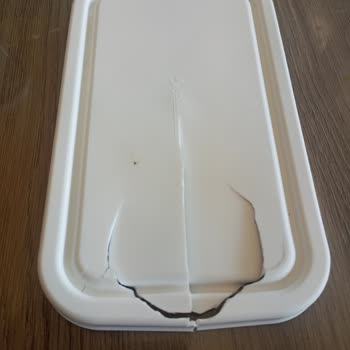 Aldığım Saklama Kabının Kapağı Kısa Sürede Kırıldı, Mağdur Oldum