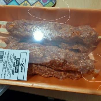 Yemekte Yabancı Cisim Ve Yırtık Paket, Müşteri Hizmetleri Çözüm Sunmadı