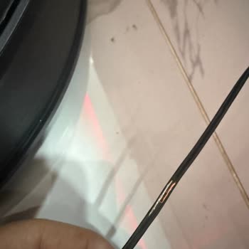 Yeni Alınan Robot Süpürgenin Tehlikeli Şarj Kablosu İçin Çözüm Bekliyorum