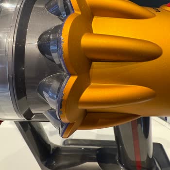Dyson V12 Returned Unrepaired Despite Factory Paint Defect