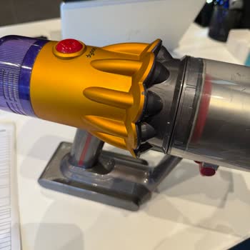 Dyson V12 Returned Unrepaired Despite Factory Paint Defect