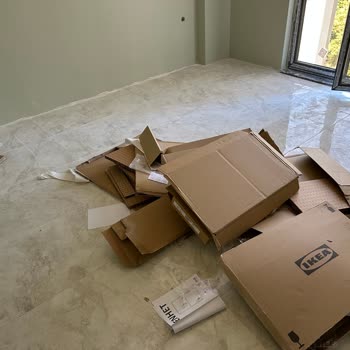 IKEA Montaj Sonrası Kartonların Bırakılması Temizlik Sorunu Yaratıyor