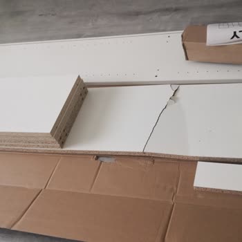 Kırık Kitaplık Parçası Teslim Edilmedi, Mağduriyetim Devam Ediyor