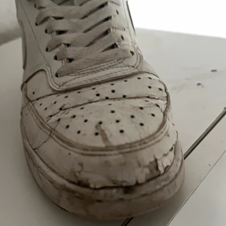 FLOdan Aldığım Ayakkabının Sağ Teki Sorunlu Ve Garanti Süreci Yetersiz