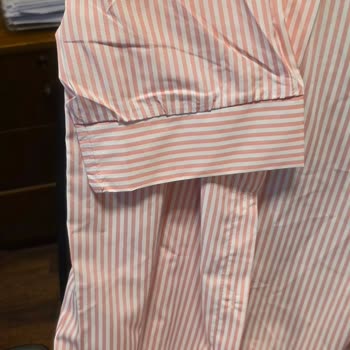 Yanıltıcı Ürün Gönderimi Ve İade Sorunu: Farklı Ve Kalitesiz Elbiseler, Ekstra Ücretler