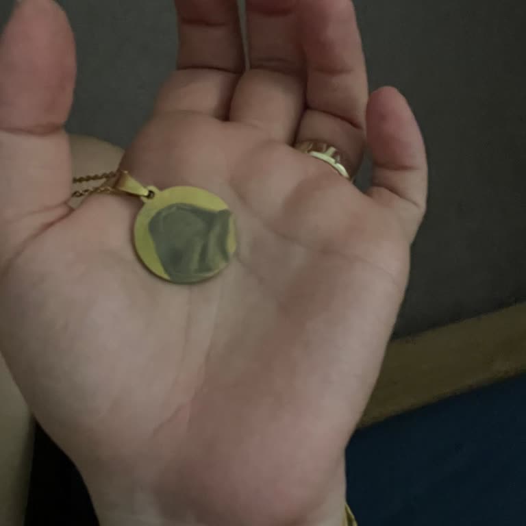 Monad Love Çizimin Neredeyse Hiç Görünmediğini ve İşçiliğin Çok Kötü Olması