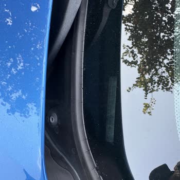 Ön Cam Koruma Plastiğinde Çatlama Ve Deformasyon Sorunu