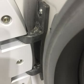 Bosch Çamaşır Makinemde Küflenme Ve Çürüme Sorunu, Garanti Kapsamında Çözülmüyor