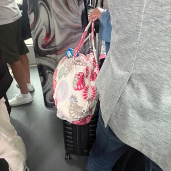 Ajet El Bagajlarımız Alınırken Ayrımcılık Yapıldığını Düşünüyorum