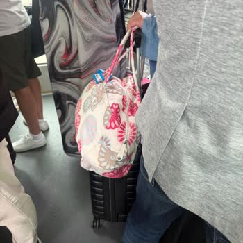 Ajet Uçakta El Bagajı Uygulamasında Ayrımcılığa Uğradım