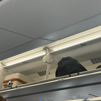 Ajet Uçakta El Bagajı Uygulamasında Ayrımcılığa Uğradım