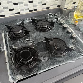 Kumtel Ankastre Ocak Camı Aniden Patladı, Acil Servis Ve Ürün Değişimi Talebi