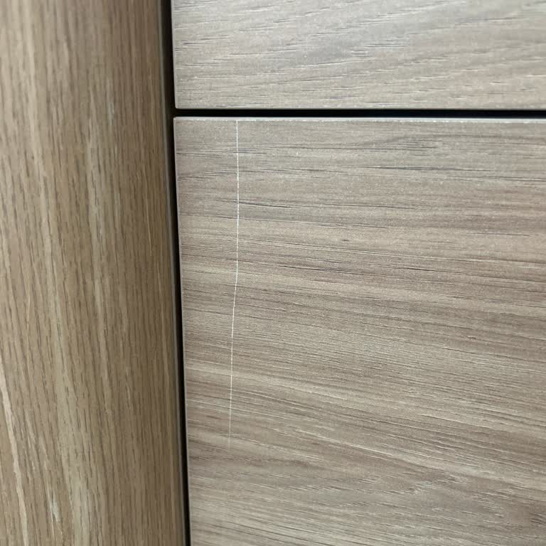 Teslim Edilen Şifonyerde Çizik Sandalye Sallanıyor Müşteri Hizmetleri İlgisiz