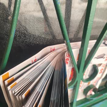 Mopaş Afişleri Evimizin Önünü Yığına Çevirdi, Çözüm Bekliyorum