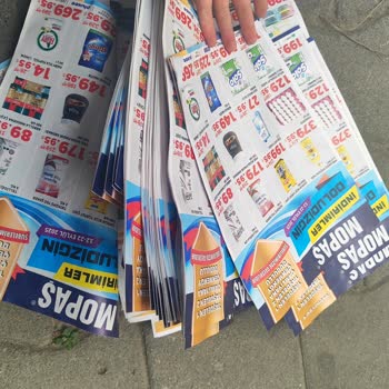 Mopaş Afişleri Evimizin Önünü Yığına Çevirdi, Çözüm Bekliyorum