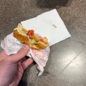 Hamburgerde Çıkan Kemik Parçası Sağlığımı Ciddi Şekilde Tehlikeye Attı