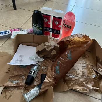 Kırık Ve Dökülmüş Ürünler, İade Sözü Tutulmadı, Müşteri Hizmetlerine Ulaşılamıyor