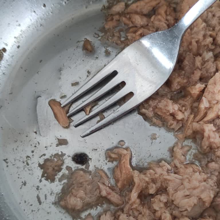 Dardanel Ton Balığı Konservesinde Yabancı Cisim Şoku: Sağlık Ve Hijyen Endişesi