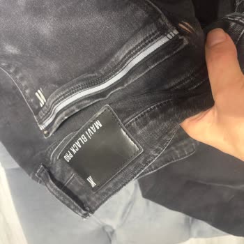 Mavi Kot Pantolonlarda Kısa Sürede Aynı Yerden Yırtılma Sorunu