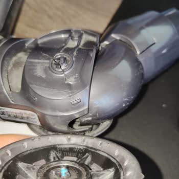 Dyson V15'in Kısa Sürede Arızalanan Başlıkları Mağduriyet Yarattı